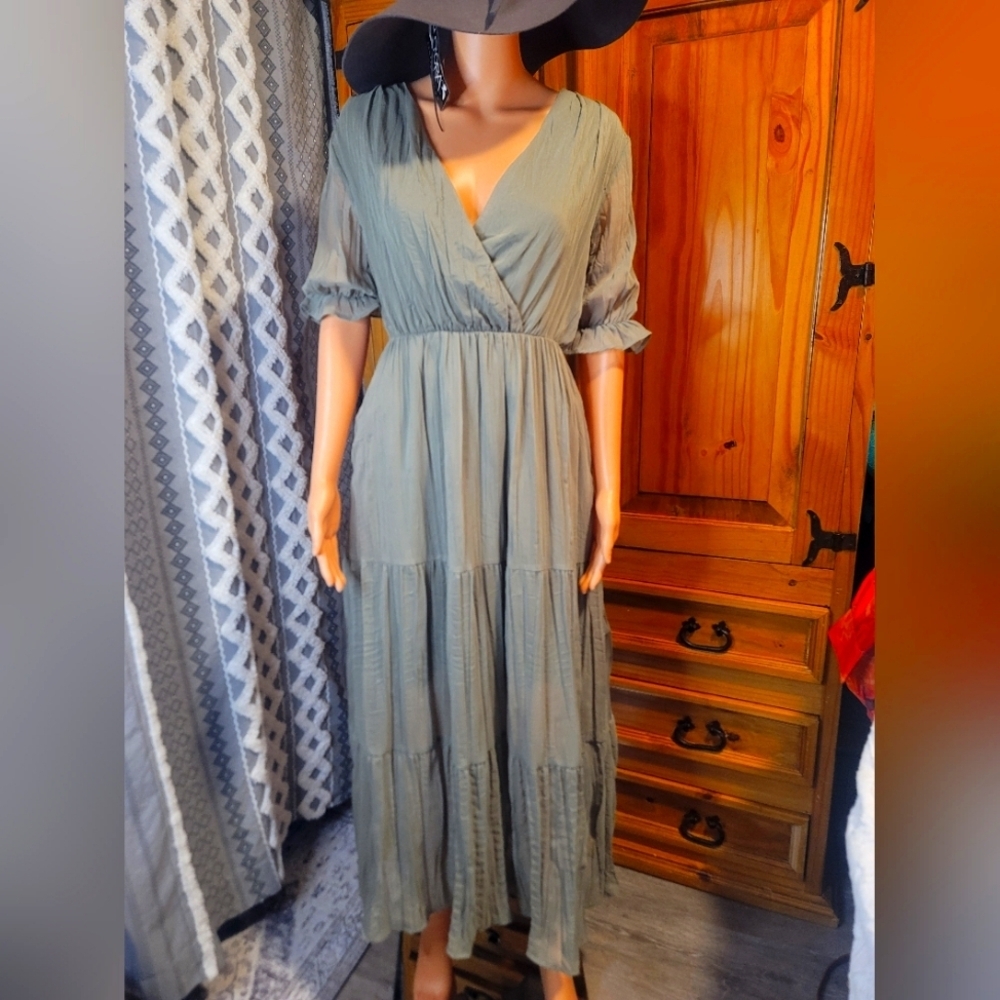 Bella Ella Forest‎ Green Maxi Dress